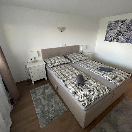 Malibu Apartman Miskolc Extérieur photo