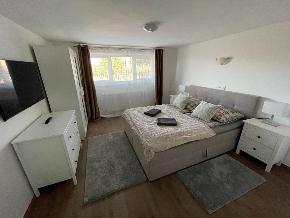 Malibu Apartman Miskolc Extérieur photo