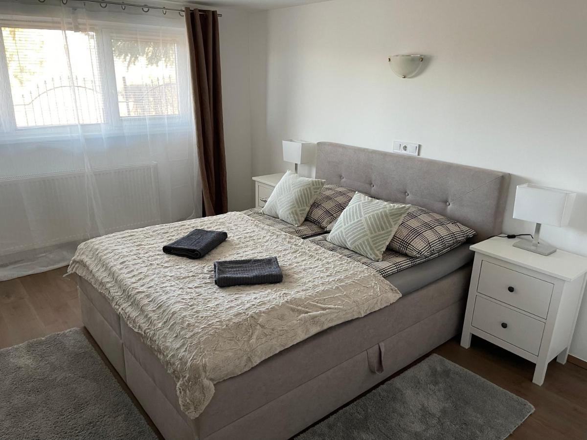 Malibu Apartman Miskolc Extérieur photo