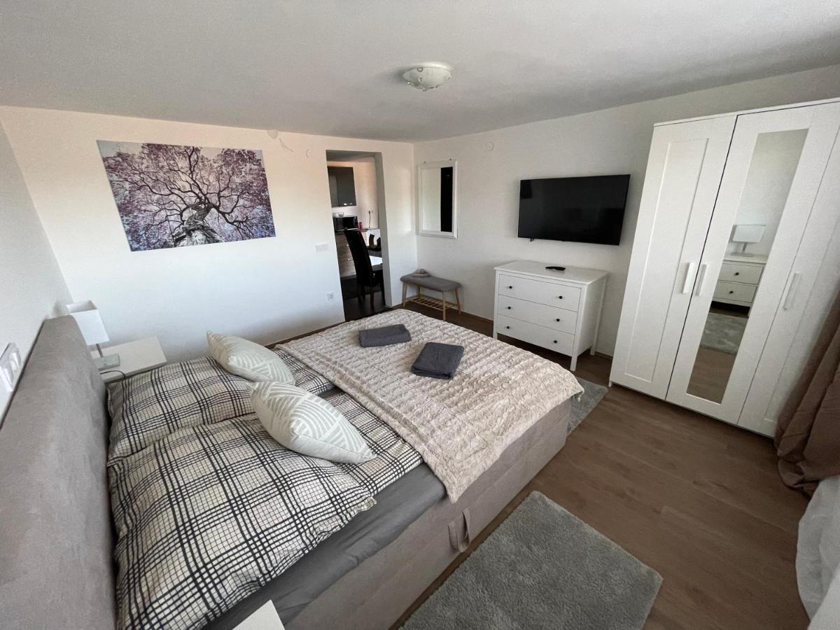 Malibu Apartman Miskolc Extérieur photo